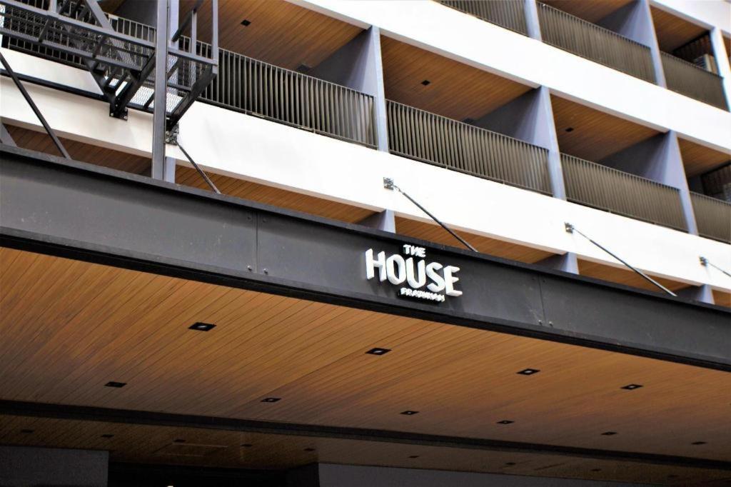 The House Pratunam Bangkok Kültér fotó